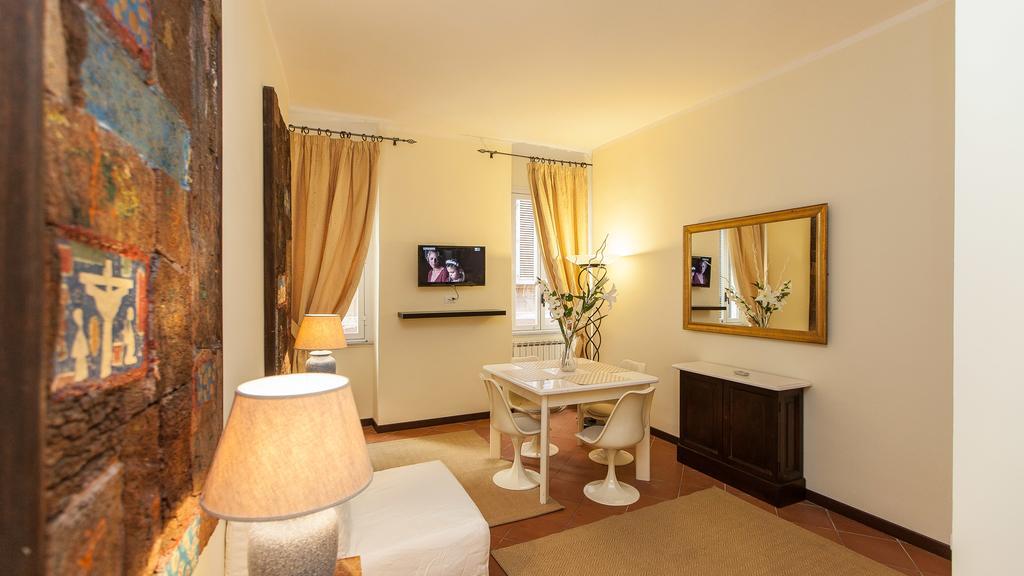 Apartment Rondanini View Rom